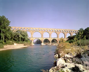 Uitzicht op het aquaduct, gebouwd ca. 19 v.Chr.